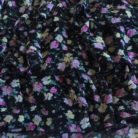 Luv Me More Flower Floral Layered skirt S - Picture 2 of 3